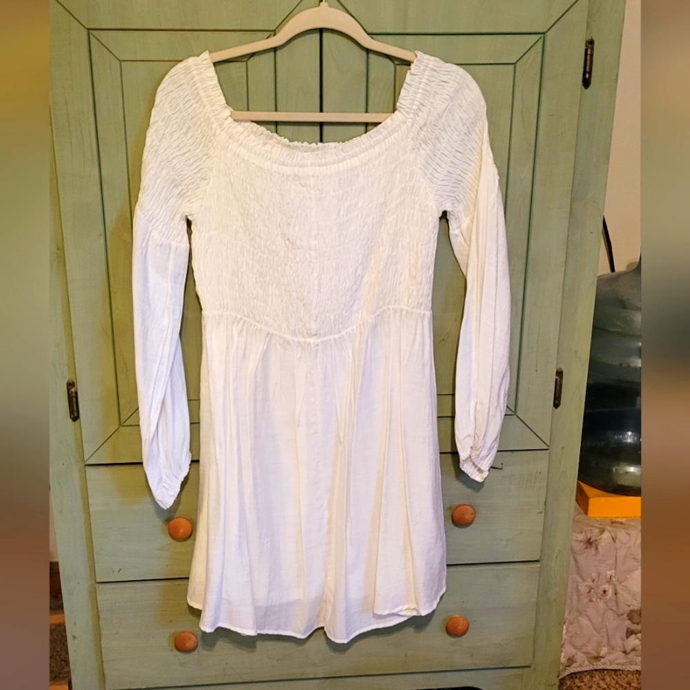 The Impeccable Pig White Off The Shoulder Dress sz Large
